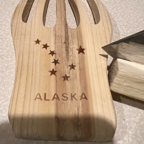 ALASKAN Salad Toss and Serve Utensils and Blade Cutter -Wood and Metal -3 pieces - Picture 3 of 5